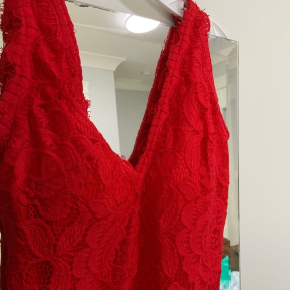Red Lace gown - Picture 6 of 6